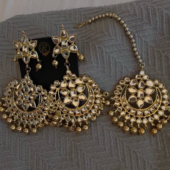 Reemat designs large tikka and earring set. - Picture 2 of 3